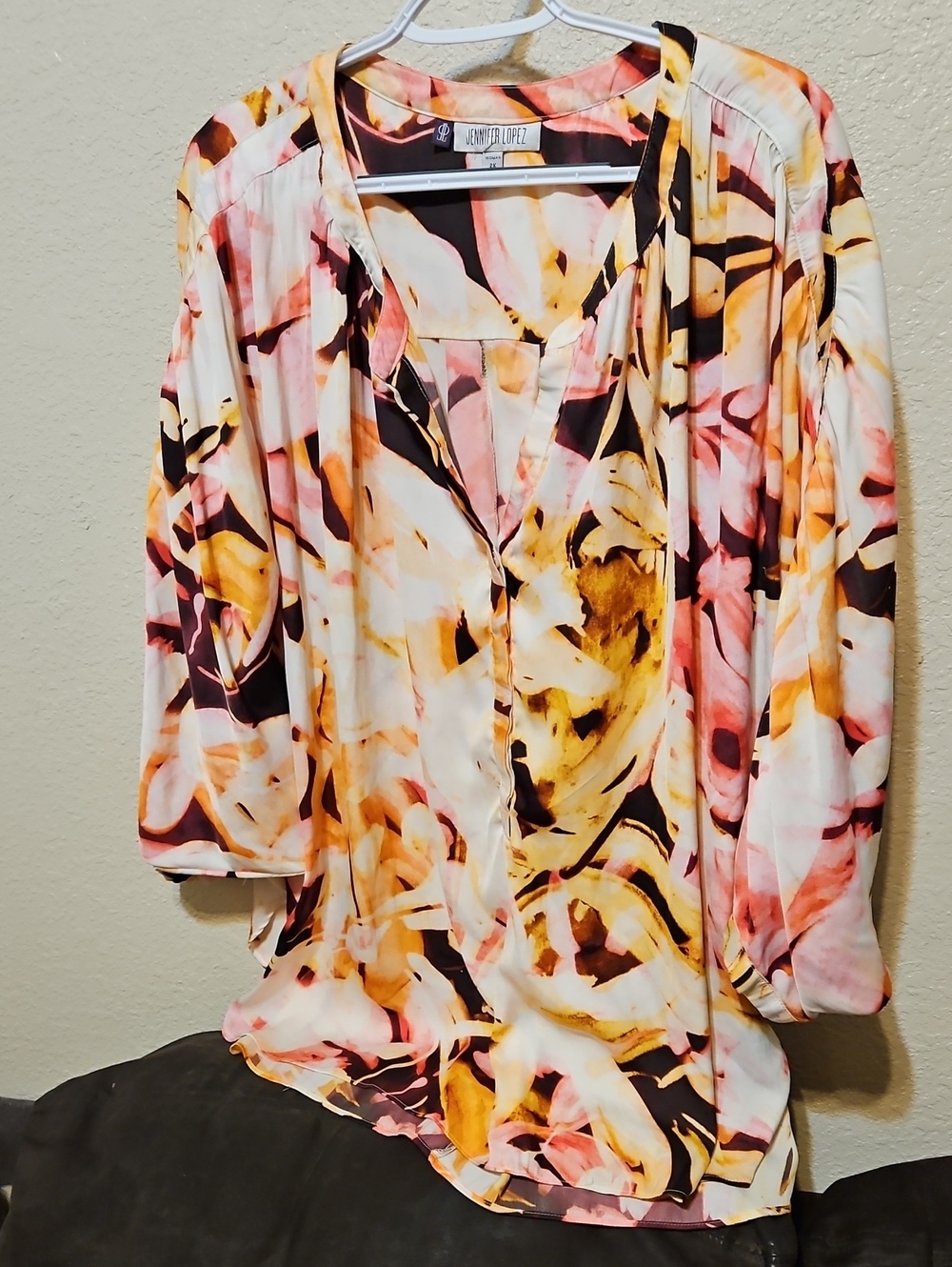 Jennifer Lopez Multicolor Floral V-Neck Tunic in Pink, Yellow & Brown